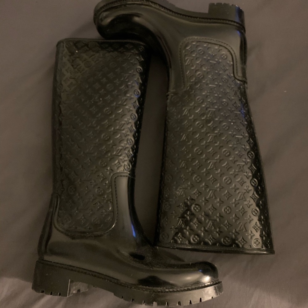 LOUIS VUITTON BOOTS